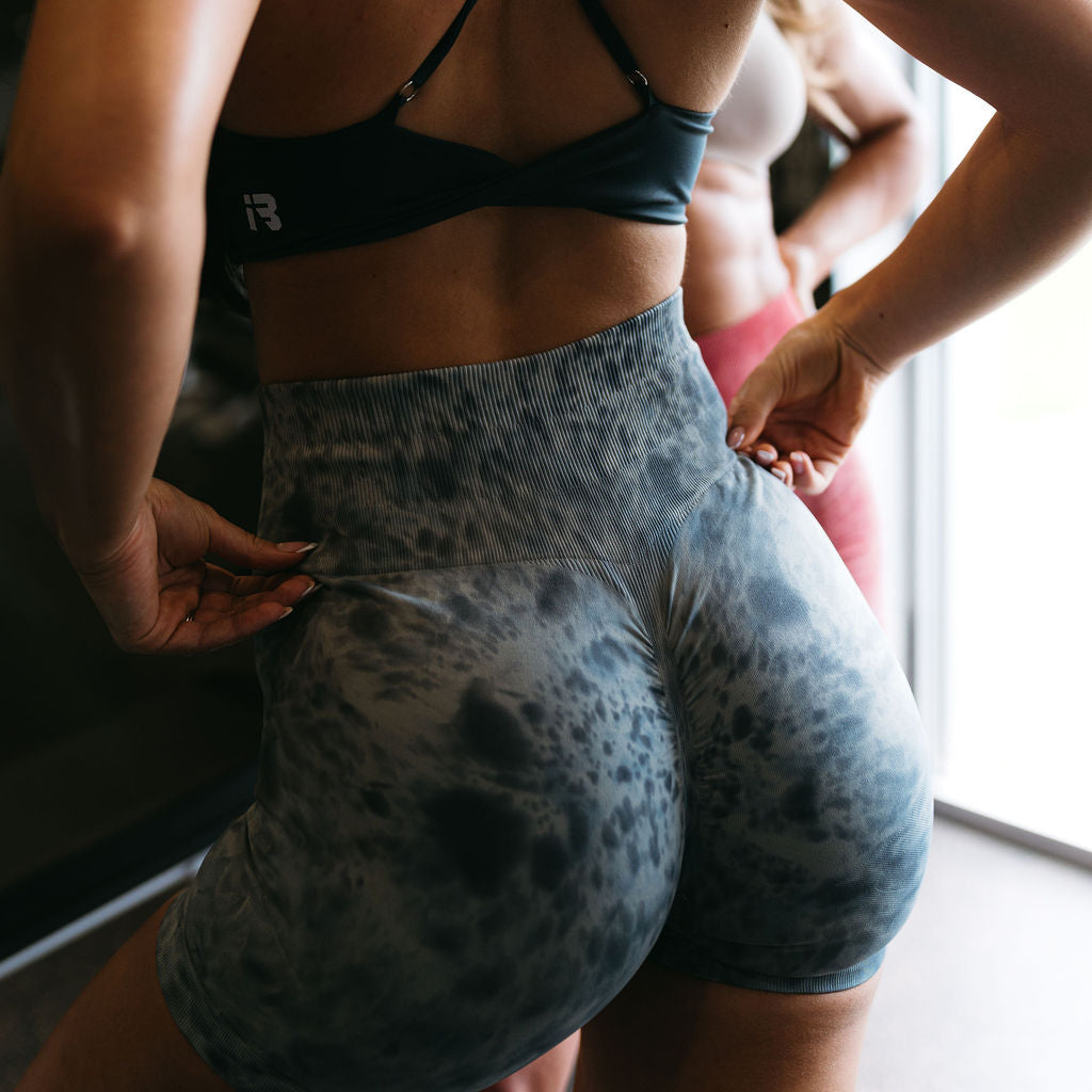 Mesmerize Shorts (seamless)